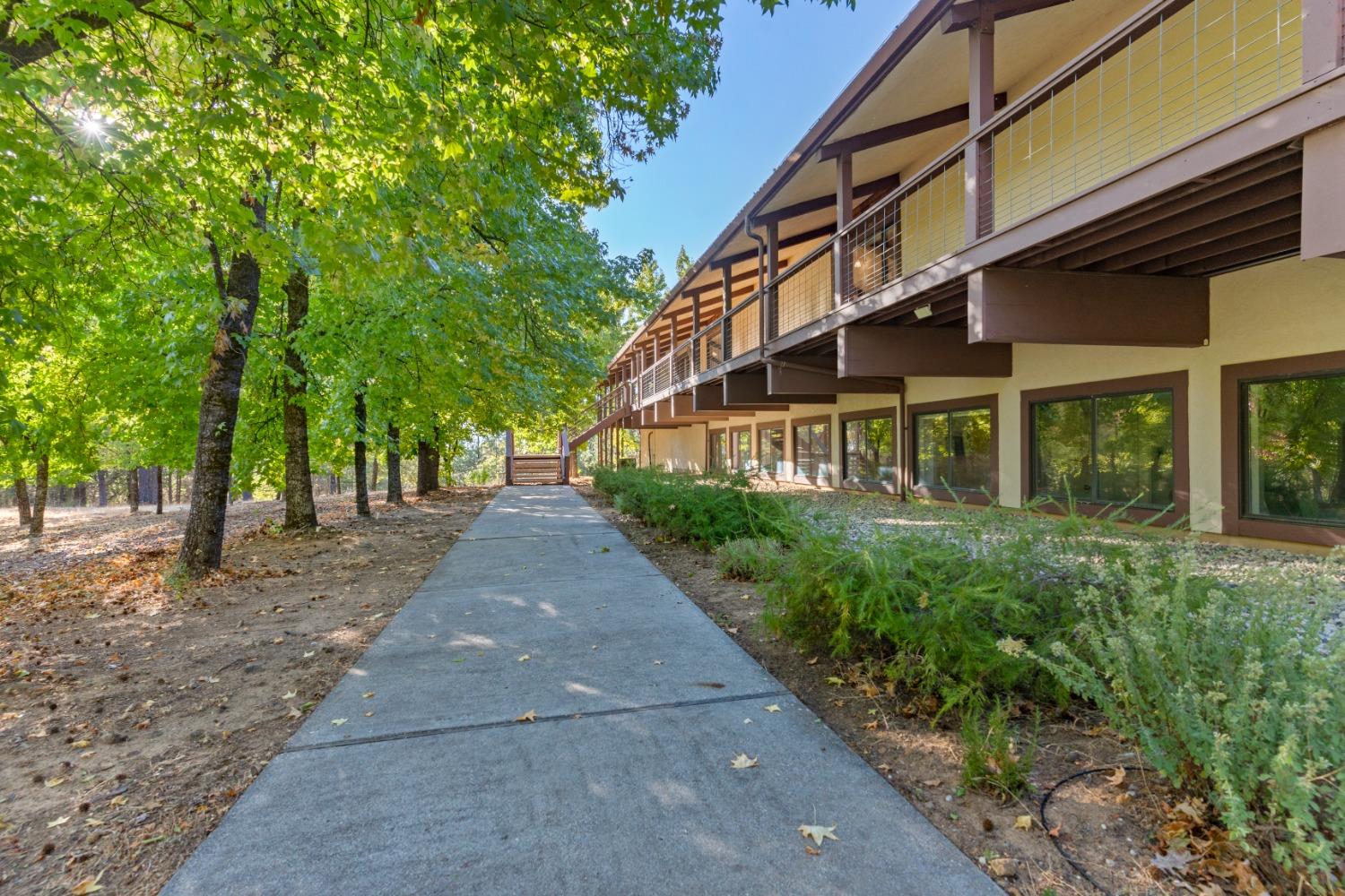 Detail Gallery Image 2 of 58 For 14070 Cartwright Way, Nevada City,  CA 95959 - 3 Beds | 2/1 Baths