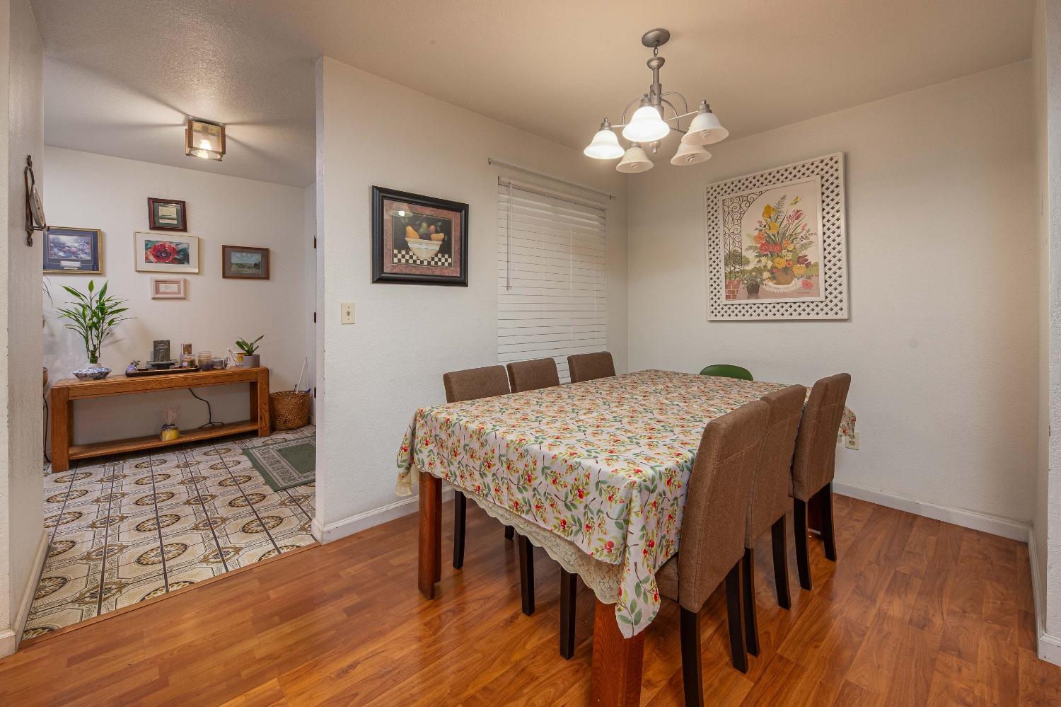 Detail Gallery Image 13 of 36 For 2714 Lucile Ave, Stockton,  CA 95209 - 3 Beds | 2 Baths