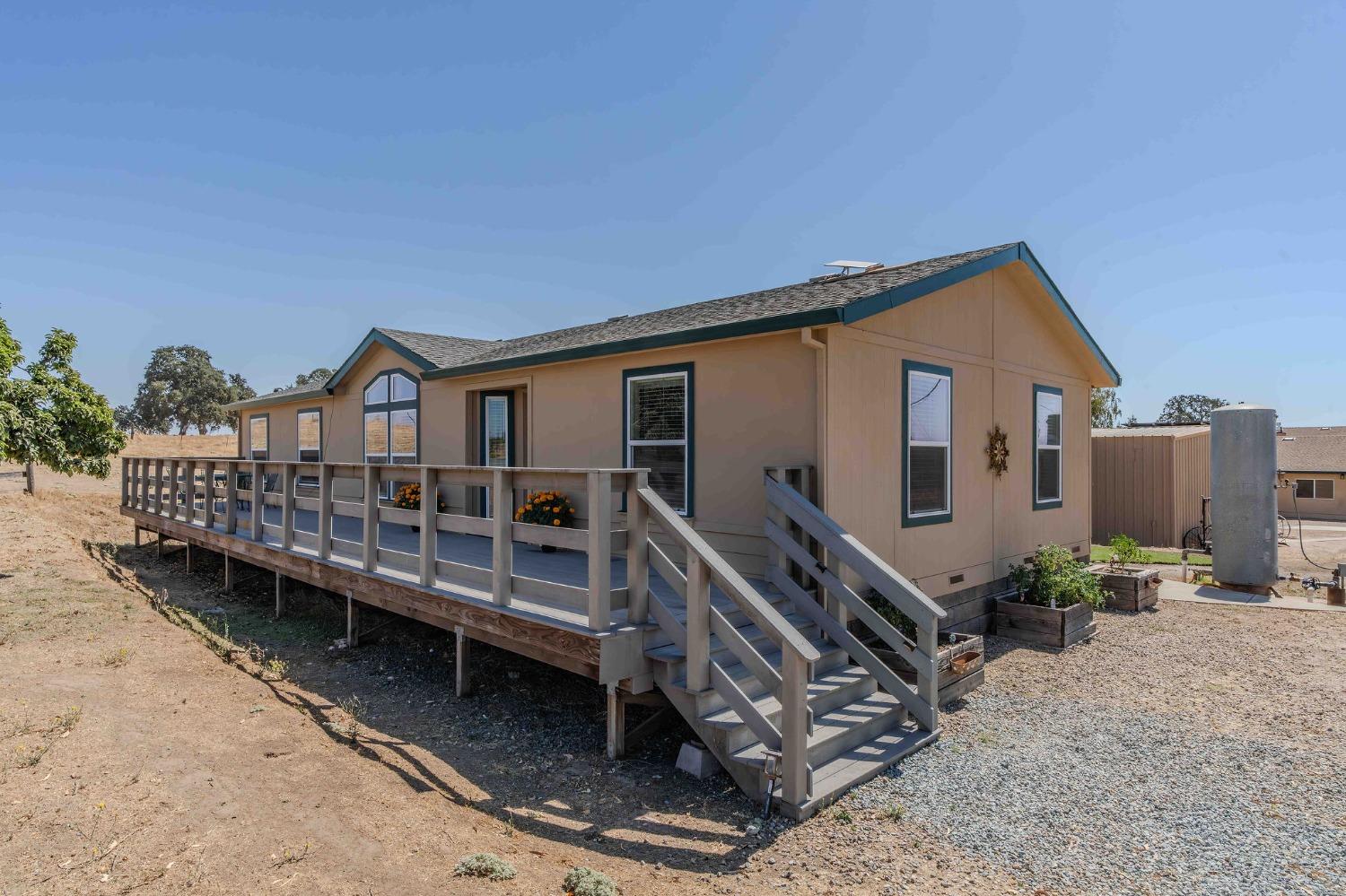 Detail Gallery Image 14 of 96 For 16750 Clements Rd, Lodi,  CA 95240 - 3 Beds | 3/1 Baths