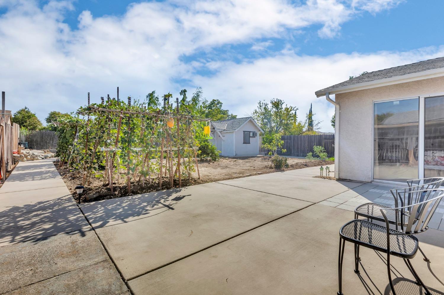 Detail Gallery Image 30 of 34 For 8182 Halbrite Way, Sacramento,  CA 95828 - 3 Beds | 2 Baths