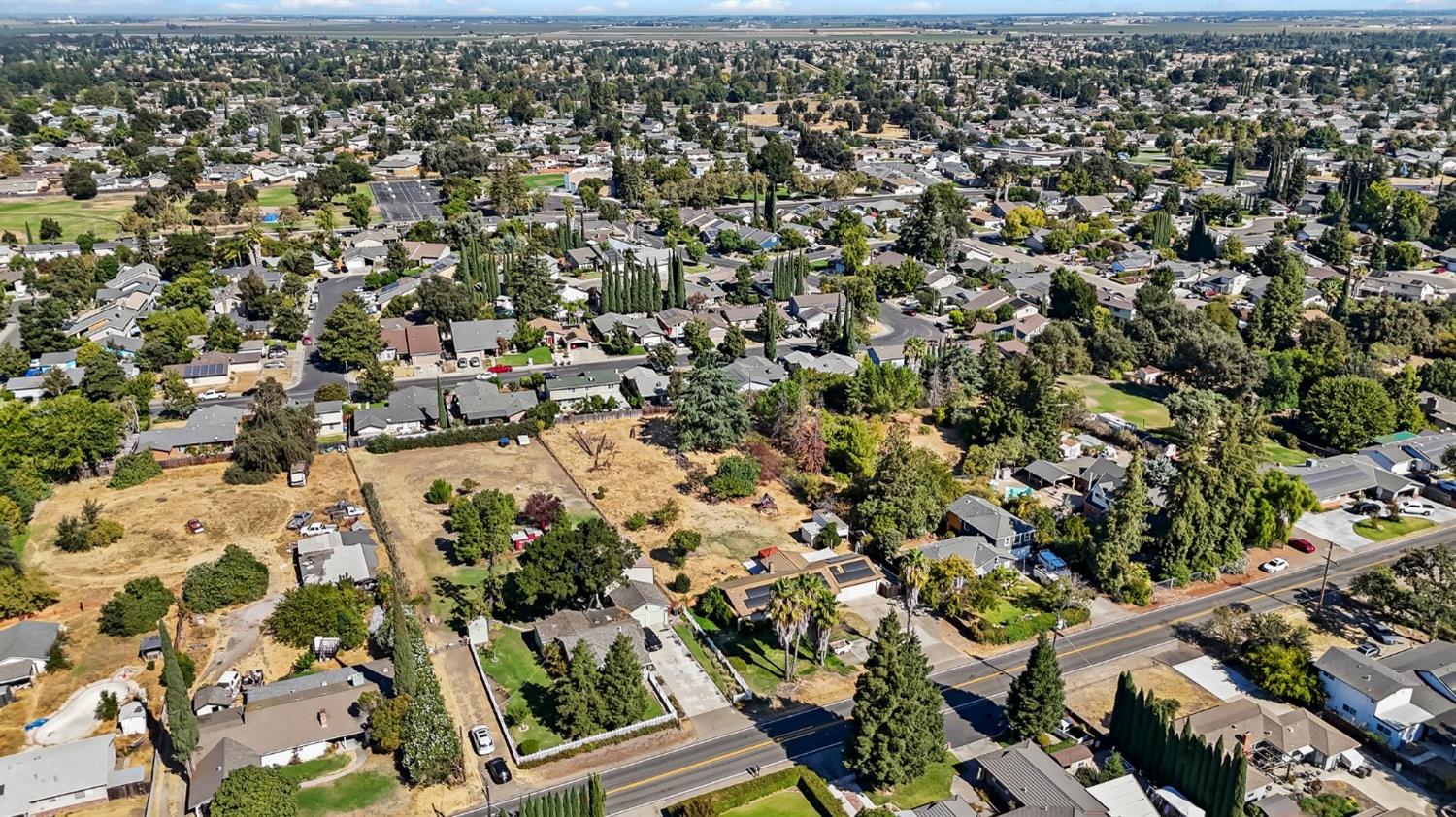 Detail Gallery Image 29 of 34 For 2233 Lucile Ave, Stockton,  CA 95209 - 3 Beds | 2/1 Baths