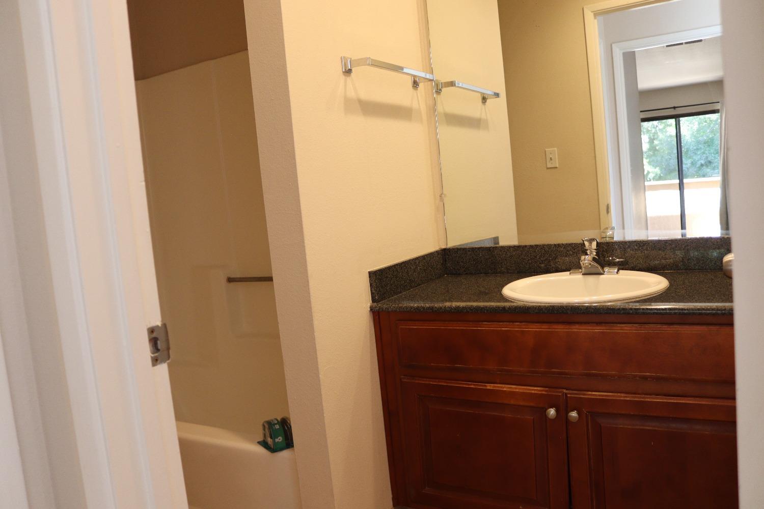 Detail Gallery Image 29 of 29 For 1240 W Roseburg Ave #B,  Modesto,  CA 95350 - 2 Beds | 2/1 Baths