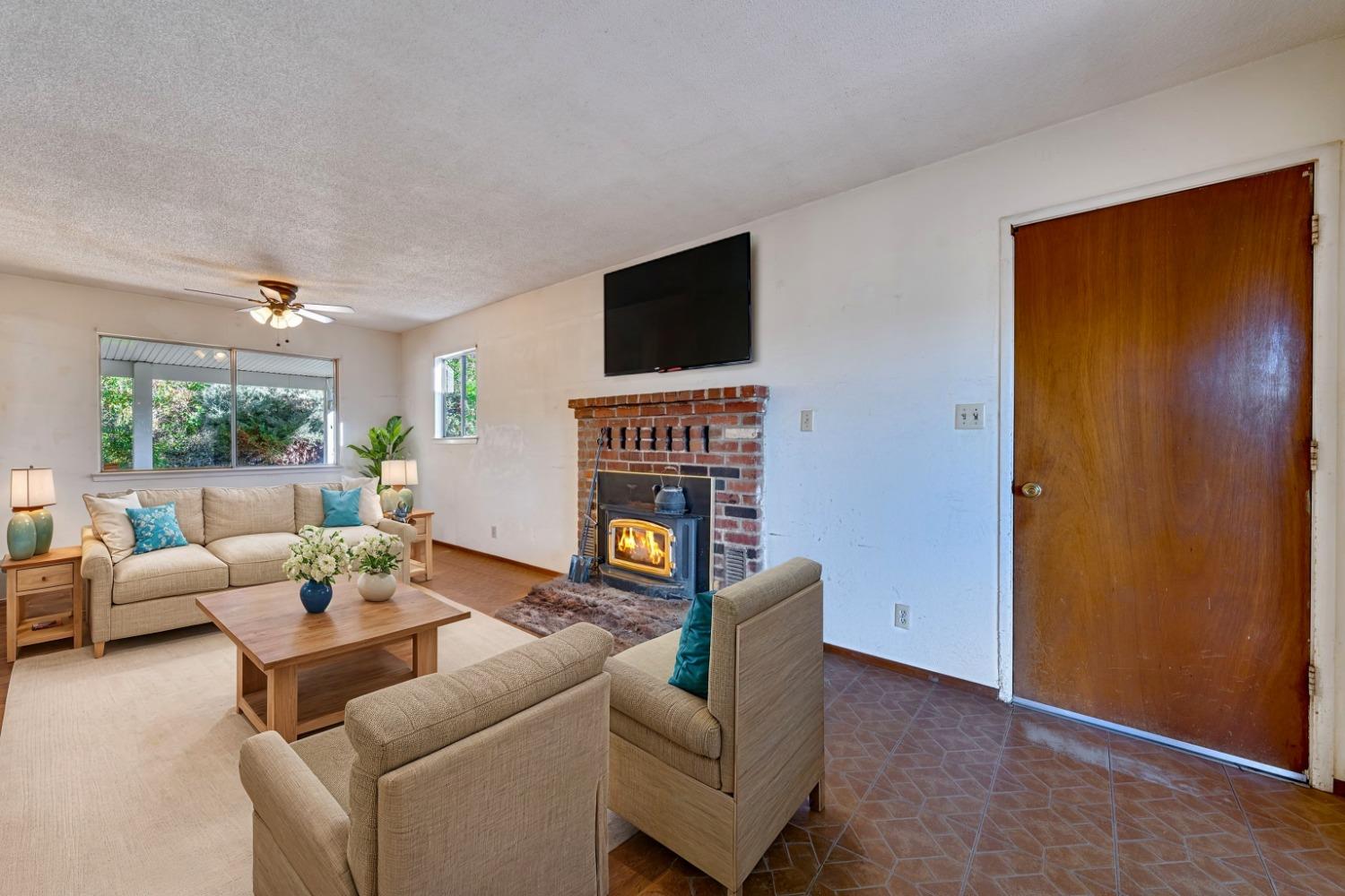 Detail Gallery Image 8 of 68 For 3508 Braden Ln, Camino,  CA 95709 - 3 Beds | 2 Baths