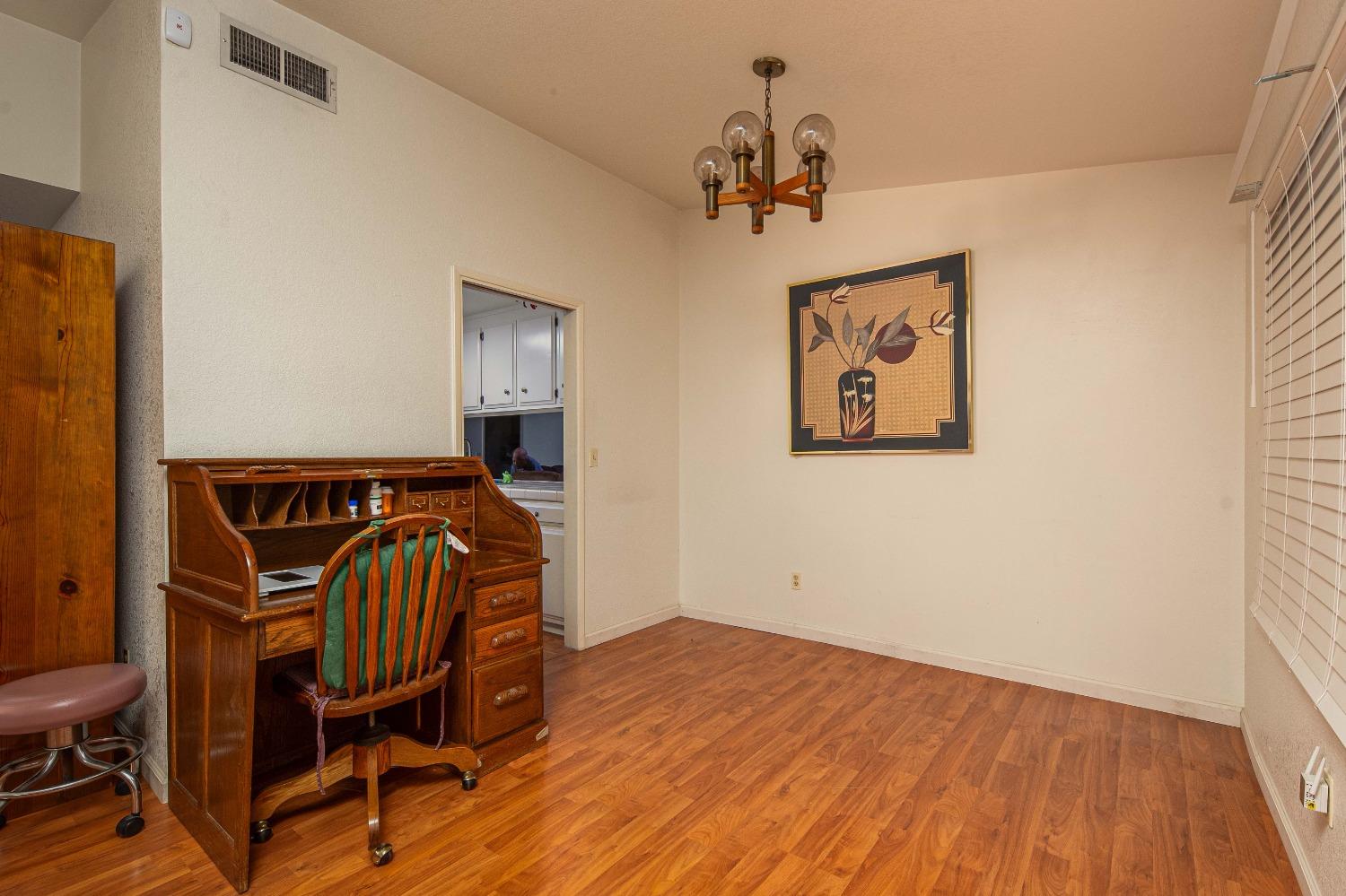 Detail Gallery Image 11 of 36 For 2714 Lucile Ave, Stockton,  CA 95209 - 3 Beds | 2 Baths