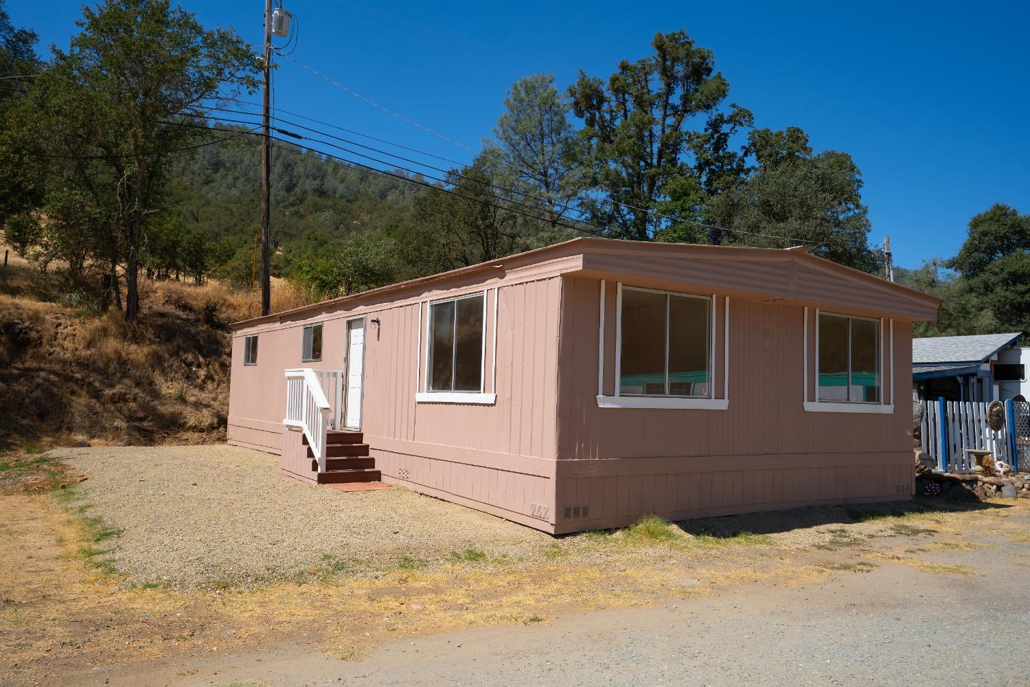 Detail Gallery Image 2 of 28 For 8201 Highway 49 31, El Dorado,  CA 95623 - 2 Beds | 2 Baths