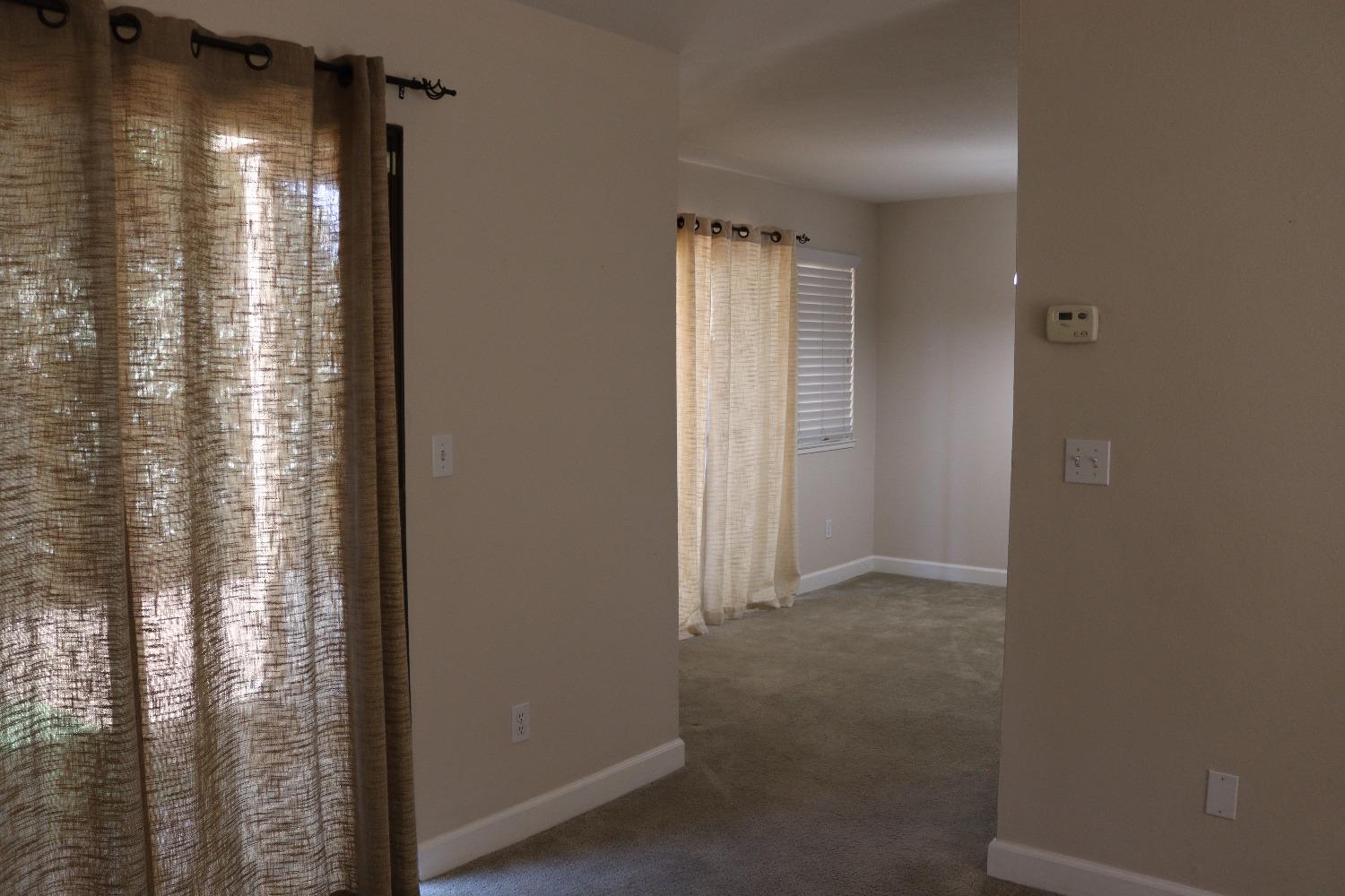 Detail Gallery Image 8 of 29 For 1240 W Roseburg Ave #B,  Modesto,  CA 95350 - 2 Beds | 2/1 Baths