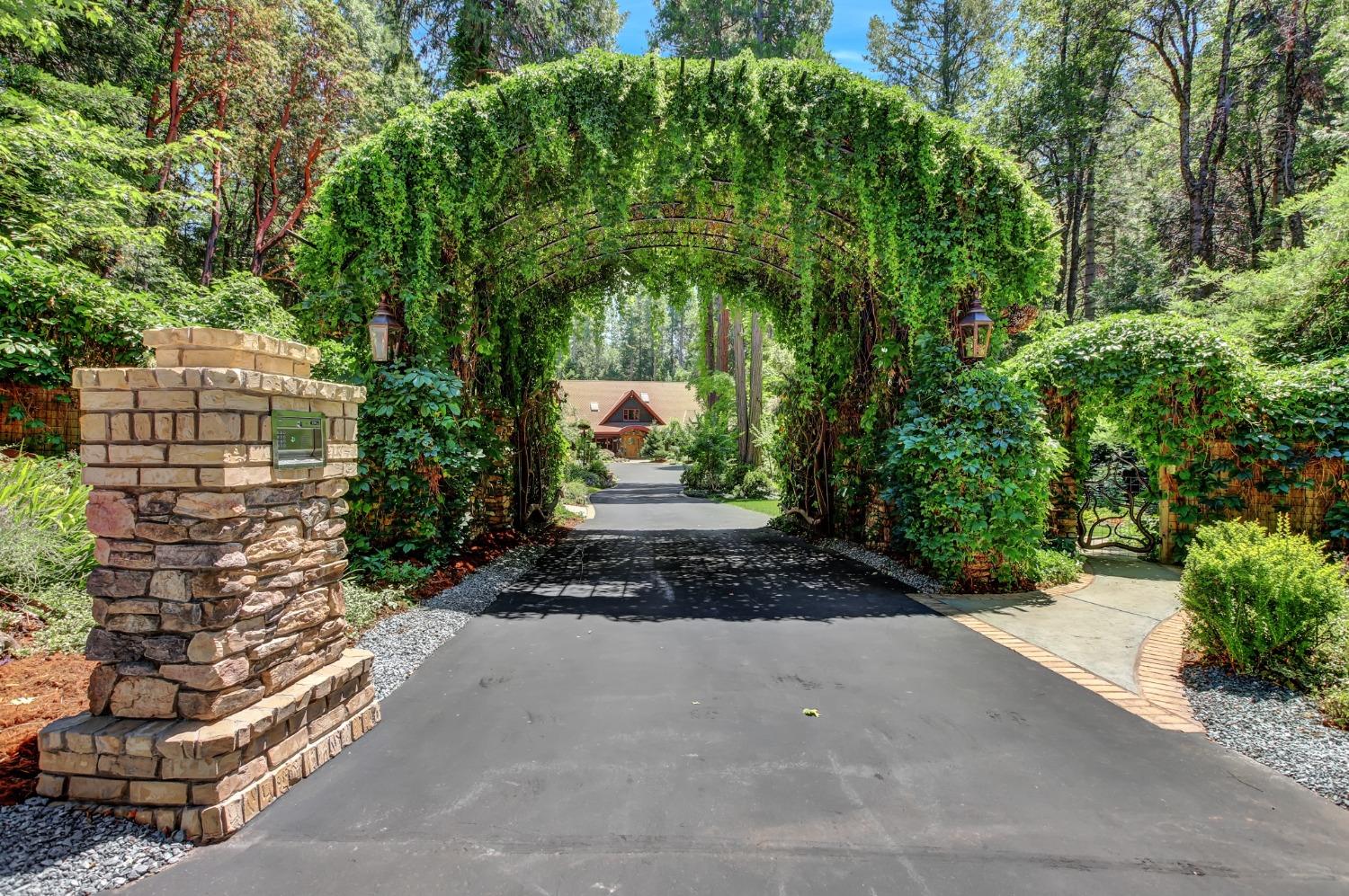 Detail Gallery Image 80 of 96 For 13027 Robin Rd, Nevada City,  CA 95959 - 4 Beds | 5/2 Baths