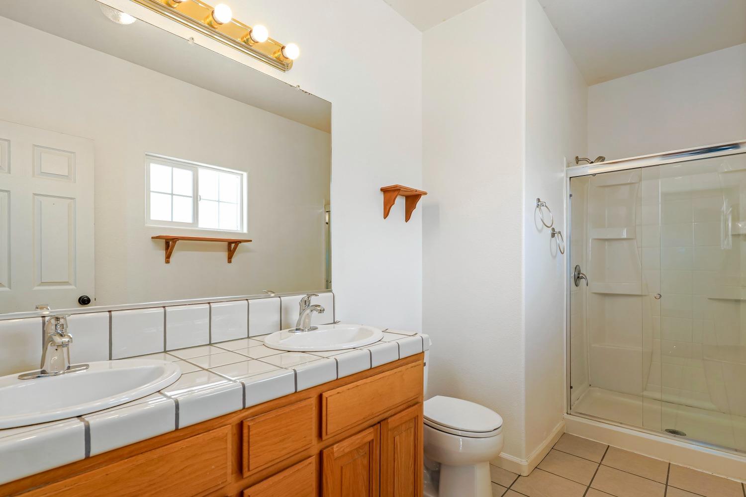 Detail Gallery Image 24 of 78 For 2405 Berkesey Dr, Valley Springs,  CA 95252 - 3 Beds | 2 Baths