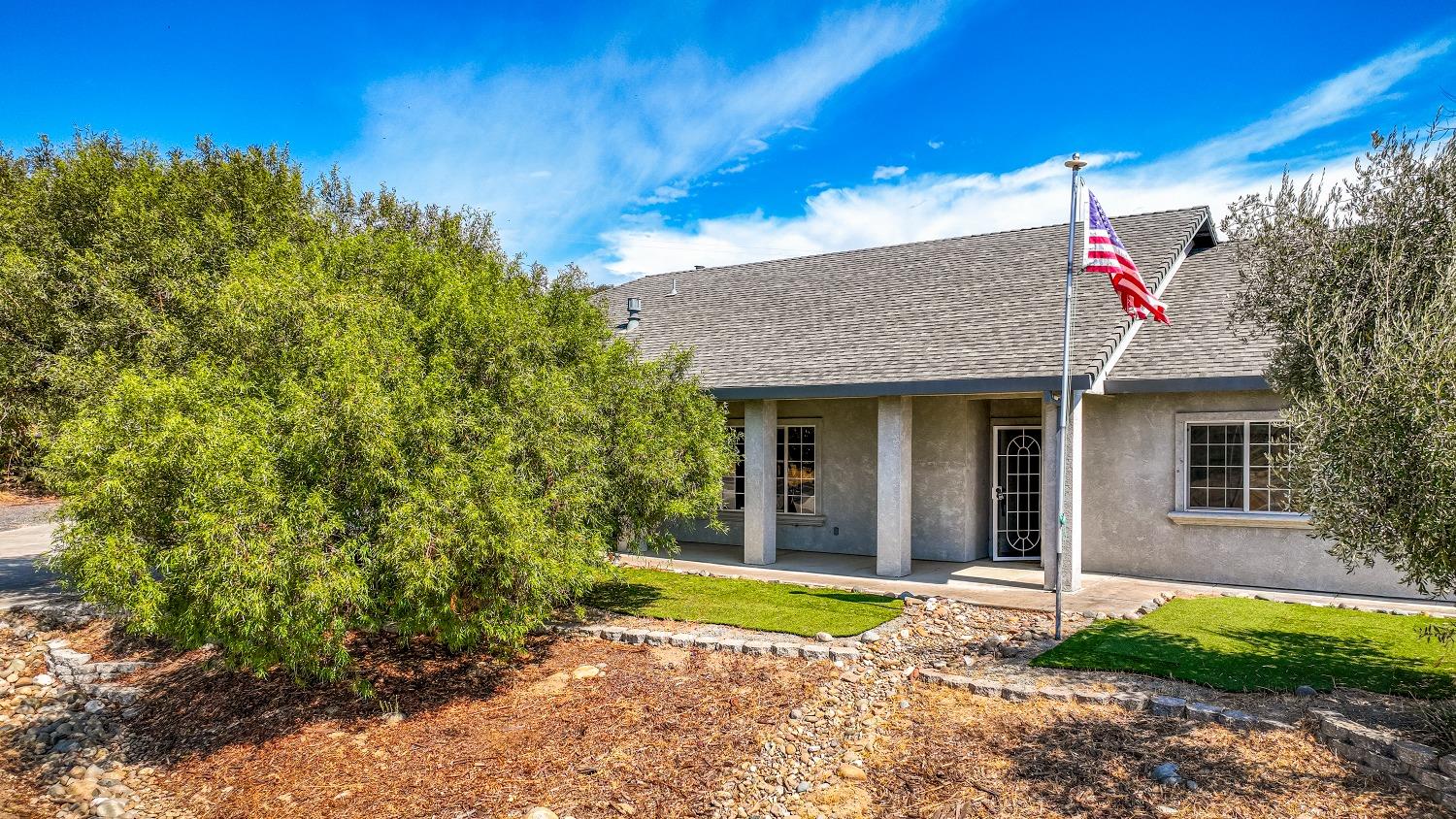 Detail Gallery Image 3 of 78 For 2405 Berkesey Dr, Valley Springs,  CA 95252 - 3 Beds | 2 Baths