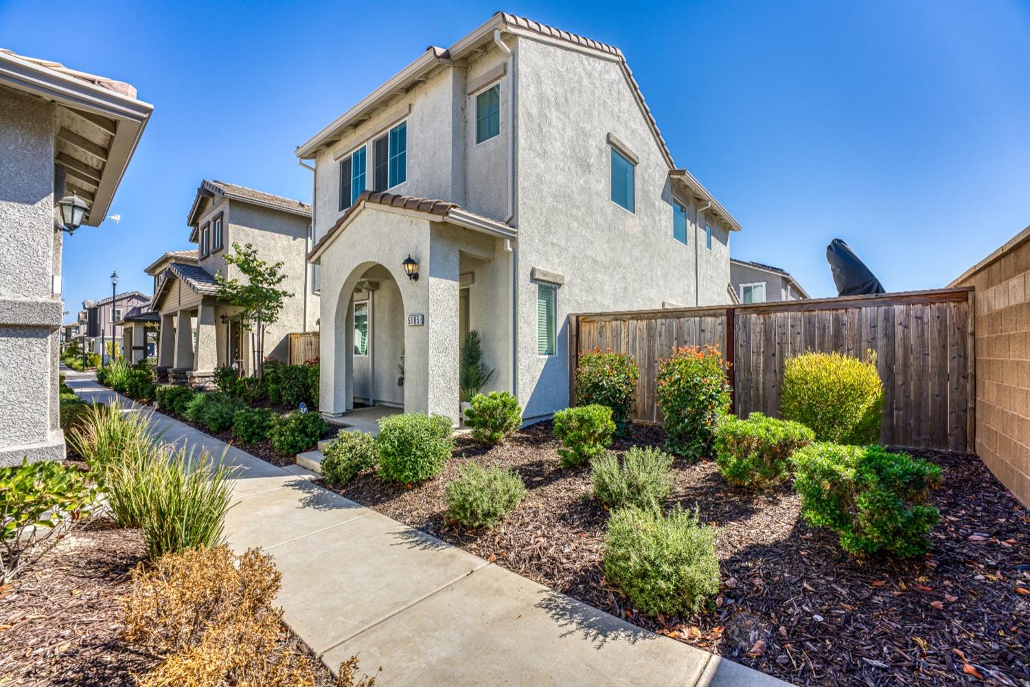 Detail Gallery Image 6 of 61 For 5185 Cumberland Dr, Roseville,  CA 95747 - 3 Beds | 2 Baths