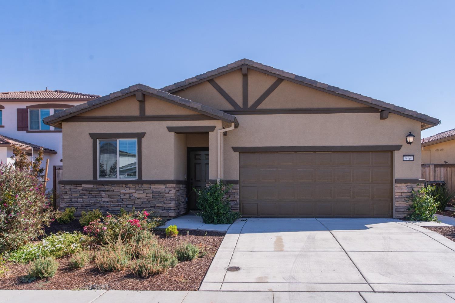 Detail Gallery Image 1 of 1 For 6096 Mystic Way, Roseville,  CA 95747 - 4 Beds | 2 Baths