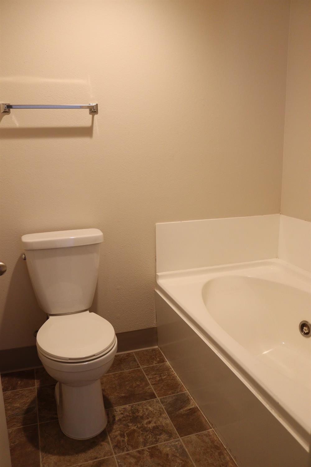 Detail Gallery Image 26 of 29 For 1240 W Roseburg Ave #B,  Modesto,  CA 95350 - 2 Beds | 2/1 Baths