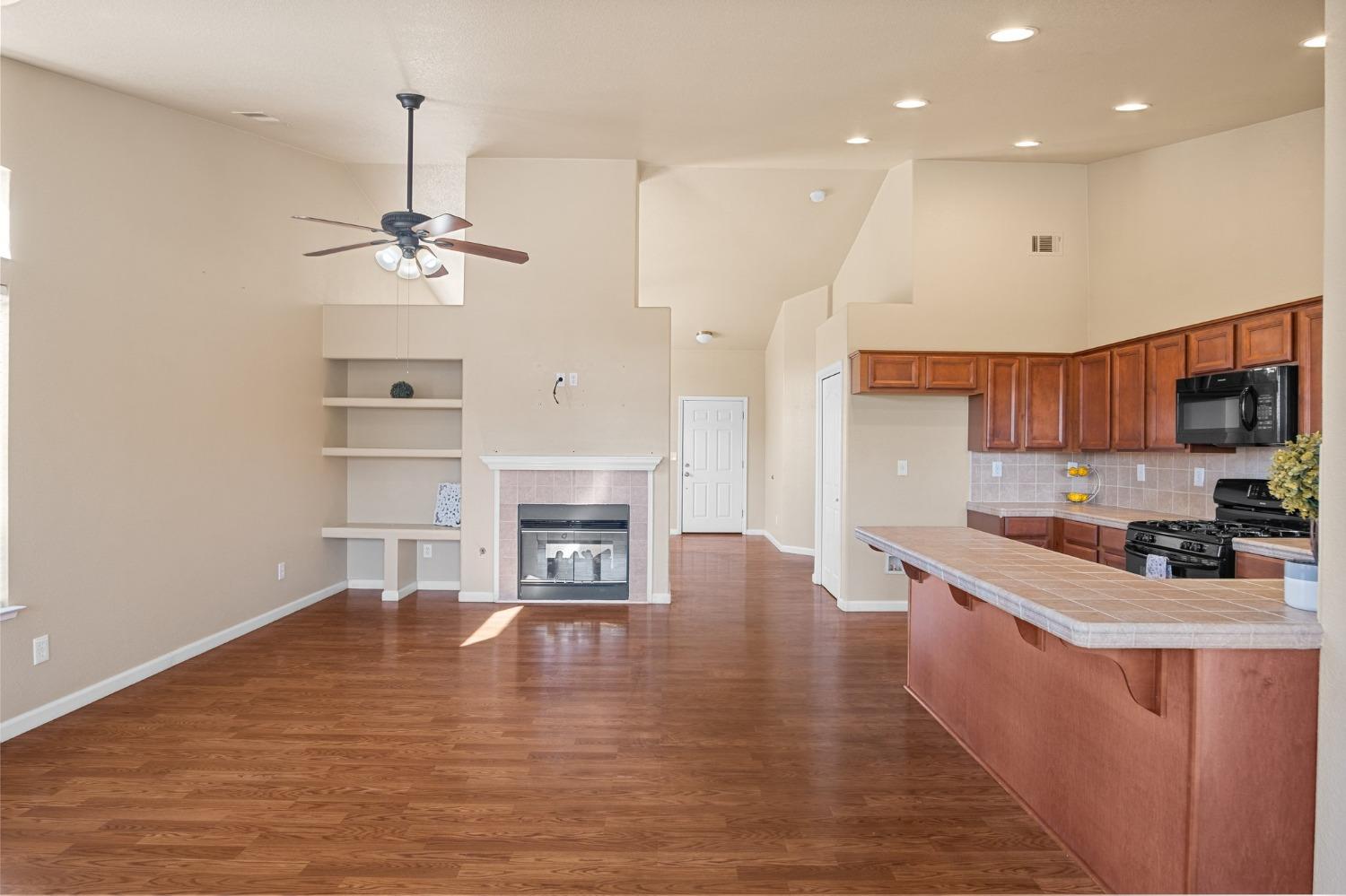 Detail Gallery Image 15 of 32 For 932 Chris Ln, Turlock,  CA 95380 - 4 Beds | 2 Baths