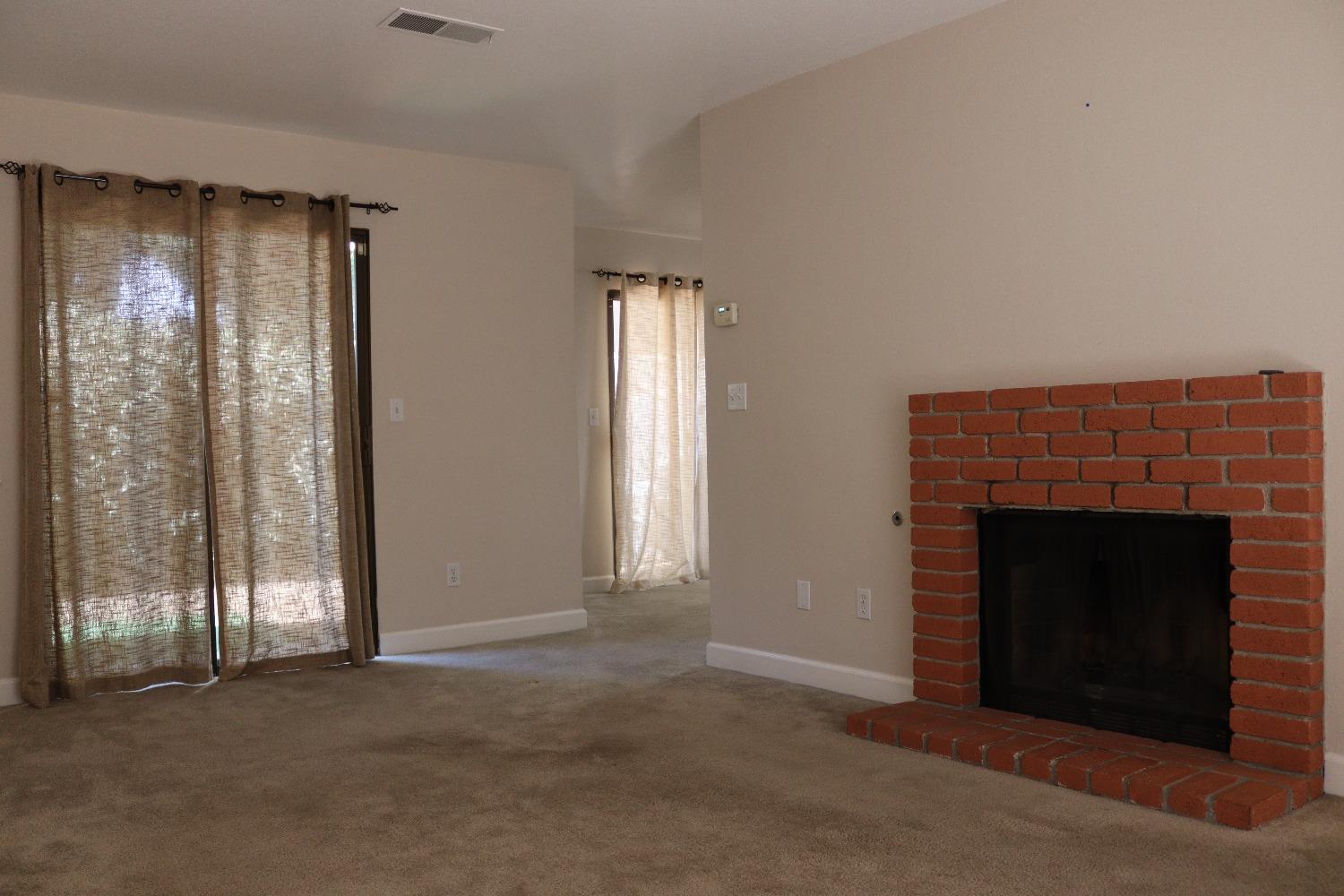 Detail Gallery Image 5 of 29 For 1240 W Roseburg Ave #B,  Modesto,  CA 95350 - 2 Beds | 2/1 Baths