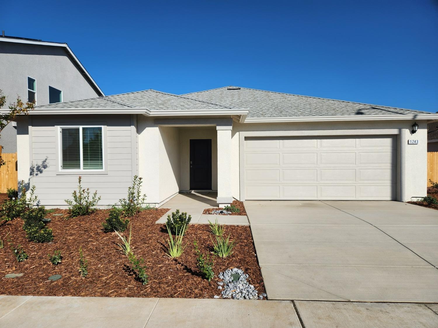 Detail Gallery Image 1 of 1 For 1243 Raspberry Way, Yuba City,  CA 95993 - 3 Beds | 2 Baths