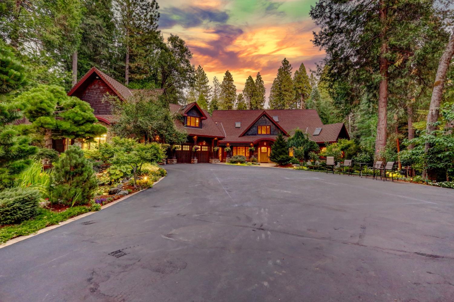 Detail Gallery Image 1 of 96 For 13027 Robin Rd, Nevada City,  CA 95959 - 4 Beds | 5/2 Baths