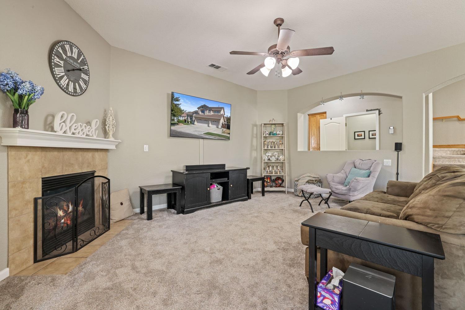 Detail Gallery Image 12 of 36 For 4552 Sugar Oak Dr, Turlock,  CA 95382 - 4 Beds | 2/1 Baths