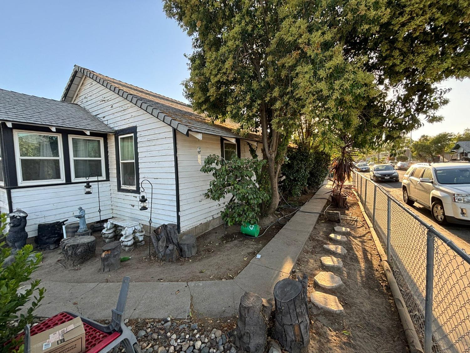 Detail Gallery Image 2 of 12 For 821 S Garfield St, Lodi,  CA 95240 - 3 Beds | 1 Baths