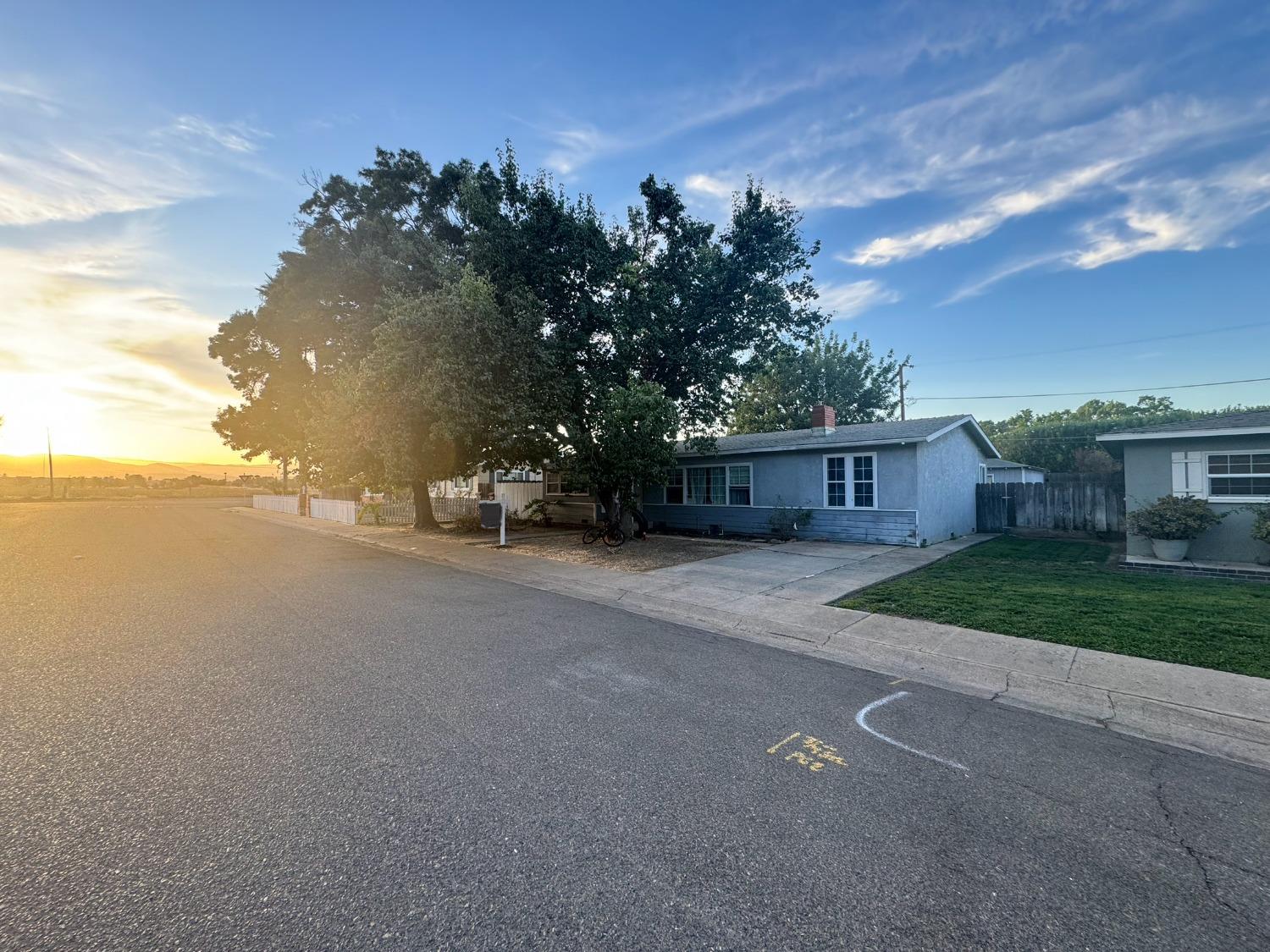 Detail Gallery Image 1 of 1 For 855 Toyon Ln, Patterson,  CA 95363 - 4 Beds | 2 Baths