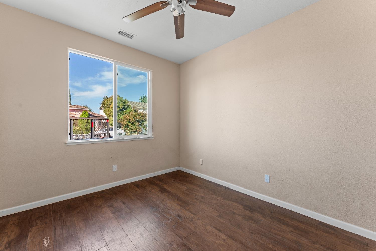 Detail Gallery Image 2 of 39 For 693 Arnett Ct, Galt,  CA 95632 - 4 Beds | 2 Baths