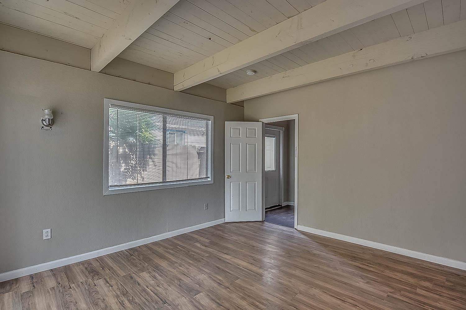 Detail Gallery Image 11 of 17 For 2411 W Fremont St, Stockton,  CA 95203 - 4 Beds | 2 Baths