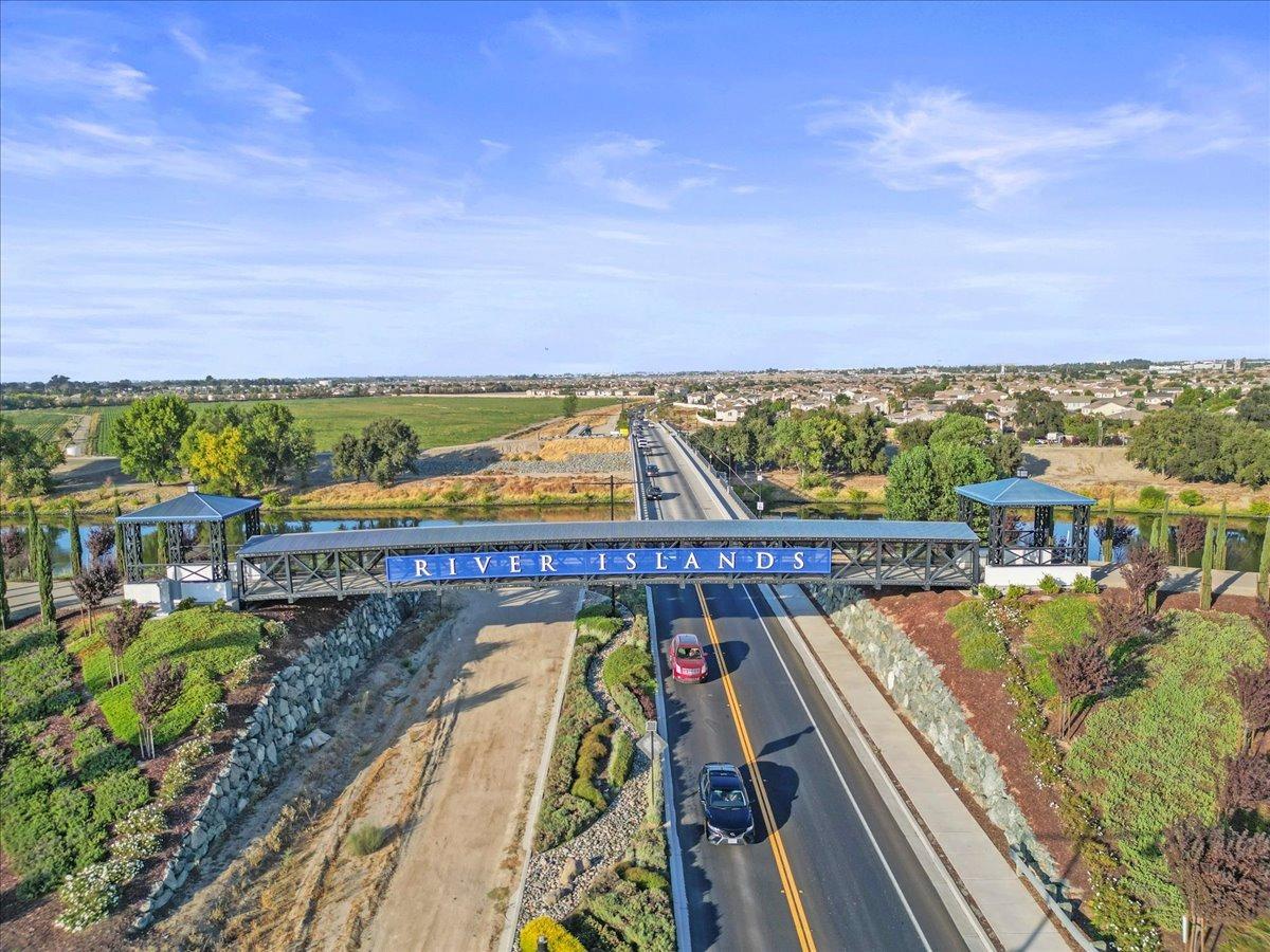 Detail Gallery Image 43 of 50 For 1247 Navigator Dr, Lathrop,  CA 95330 - 4 Beds | 3 Baths