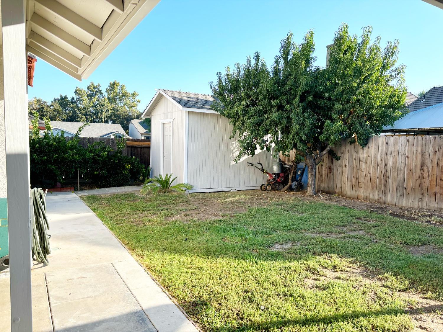 Detail Gallery Image 8 of 45 For 3712 Blaker Rd, Ceres,  CA 95307 - 4 Beds | 2/1 Baths