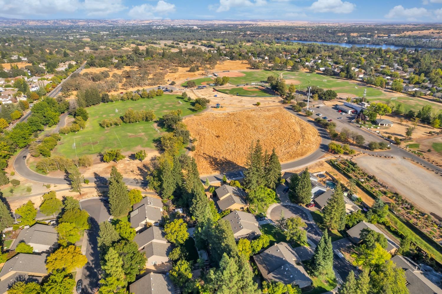 Detail Gallery Image 31 of 37 For 8931 Quail Hill Way, Fair Oaks,  CA 95628 - 3 Beds | 2 Baths