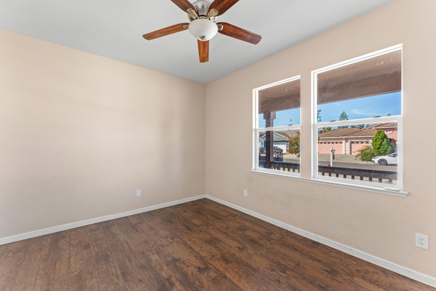 Detail Gallery Image 13 of 39 For 693 Arnett Ct, Galt,  CA 95632 - 4 Beds | 2 Baths