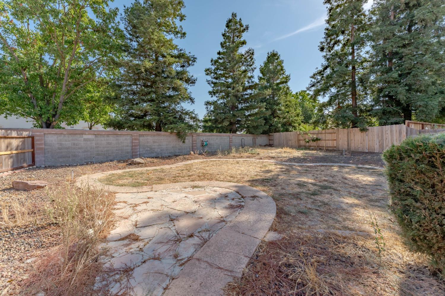 Detail Gallery Image 9 of 39 For 693 Arnett Ct, Galt,  CA 95632 - 4 Beds | 2 Baths