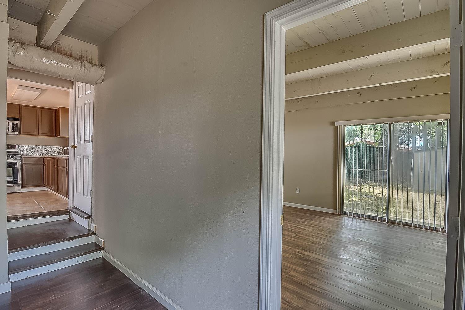 Detail Gallery Image 8 of 17 For 2411 W Fremont St, Stockton,  CA 95203 - 4 Beds | 2 Baths