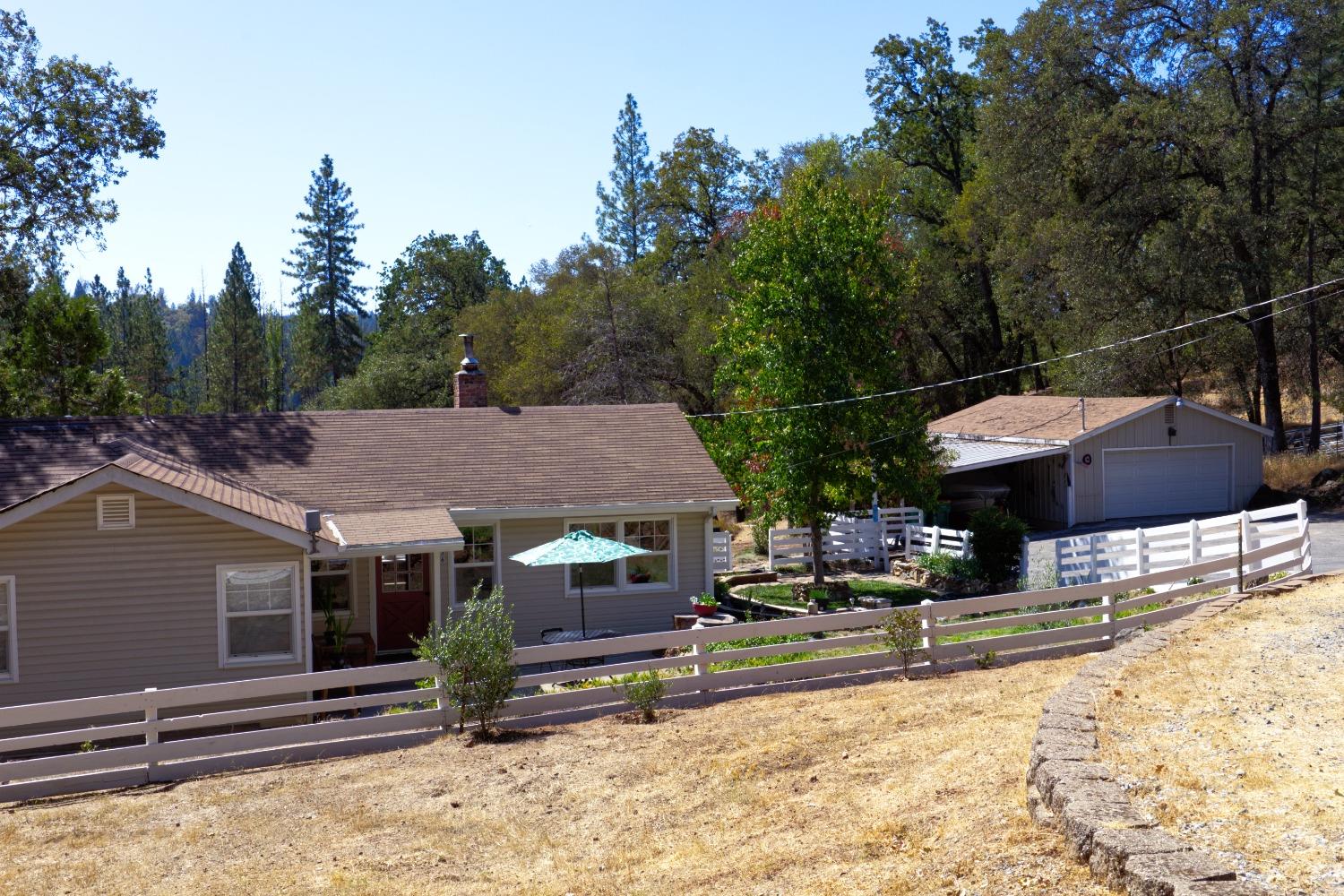 Detail Gallery Image 2 of 39 For 3536 Mining Brook Rd, Placerville,  CA 95667 - 3 Beds | 3 Baths