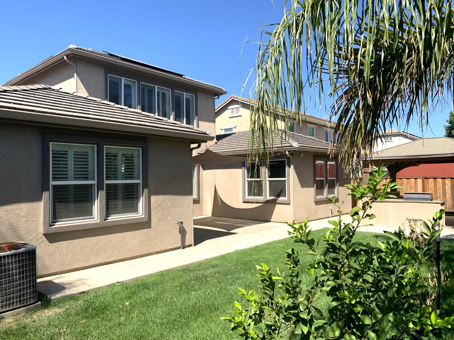 Detail Gallery Image 1 of 28 For 17760 Almond Orchard Way, Lathrop,  CA 95330 - 4 Beds | 2 Baths