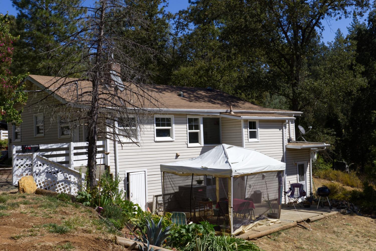 Detail Gallery Image 6 of 39 For 3536 Mining Brook Rd, Placerville,  CA 95667 - 3 Beds | 3 Baths