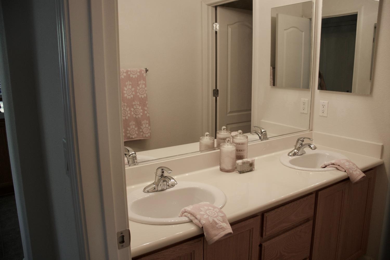 Detail Gallery Image 13 of 22 For 2324 Granite Park Dr, Lincoln,  CA 95648 - 4 Beds | 2 Baths