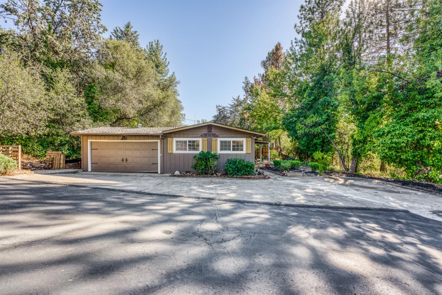 Detail Gallery Image 2 of 41 For 2809 Jaymar St, Placerville,  CA 95667 - 3 Beds | 2 Baths