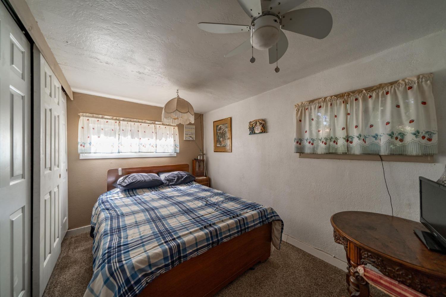 Detail Gallery Image 5 of 7 For 2468 E Lindsay St, Stockton,  CA 95205 - 2 Beds | 1 Baths