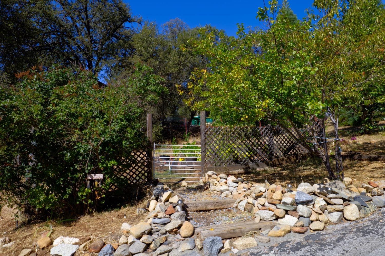 Detail Gallery Image 37 of 39 For 3536 Mining Brook Rd, Placerville,  CA 95667 - 3 Beds | 3 Baths