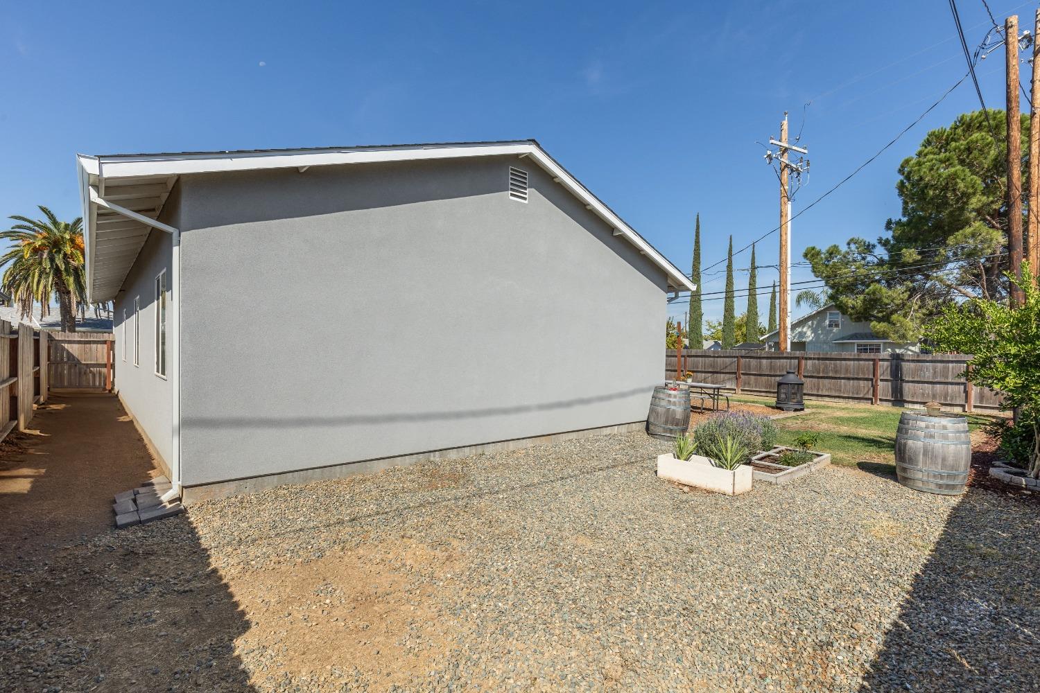 Detail Gallery Image 25 of 31 For 4589 Meadow Way, Olivehurst,  CA 95961 - 4 Beds | 2 Baths