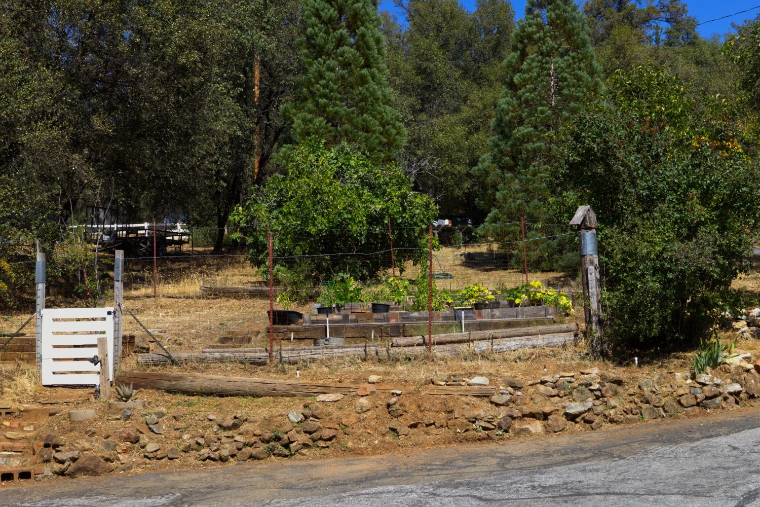 Detail Gallery Image 36 of 39 For 3536 Mining Brook Rd, Placerville,  CA 95667 - 3 Beds | 3 Baths