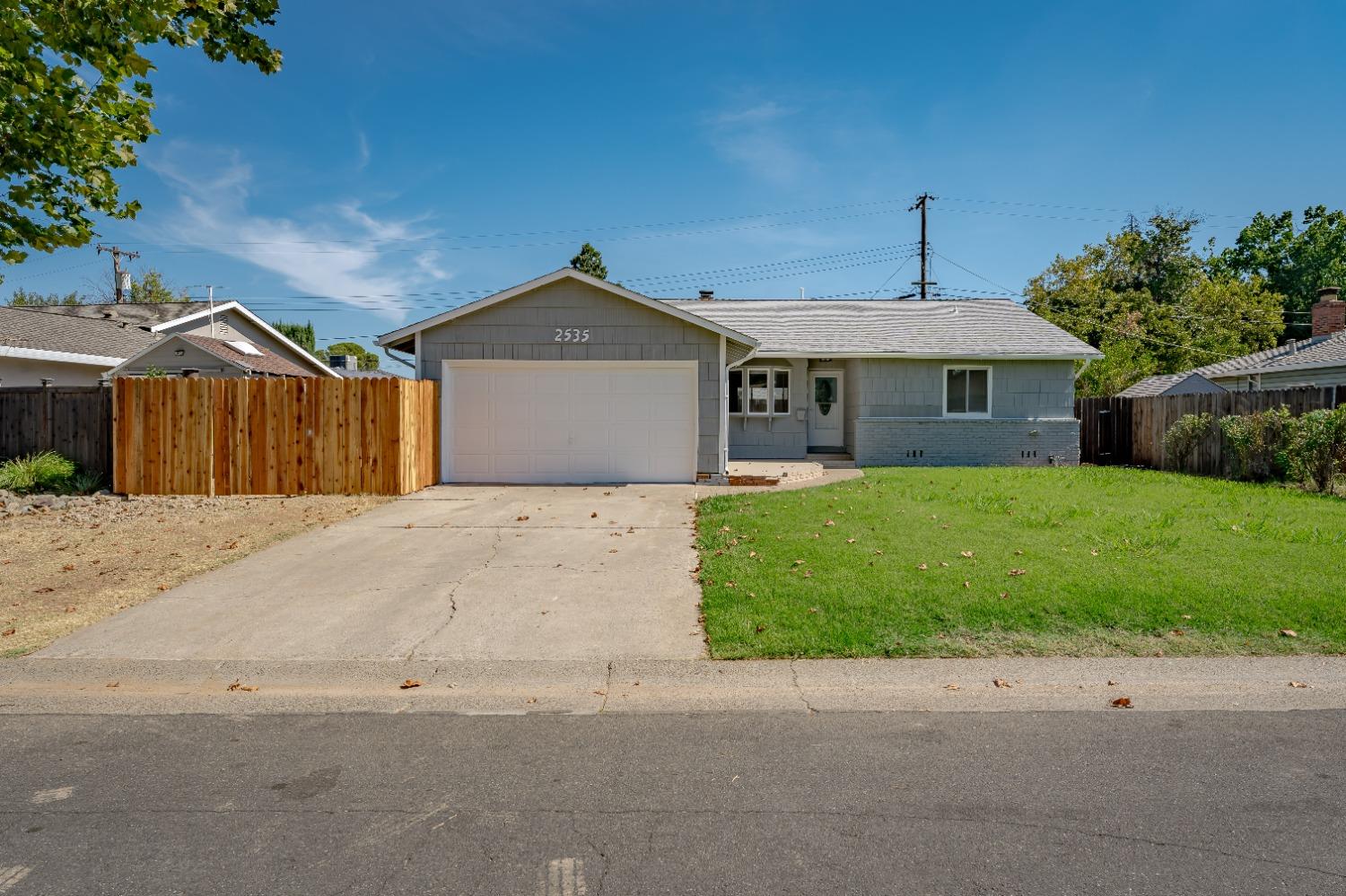 Detail Gallery Image 1 of 16 For 2535 Cabernet Way, Rancho Cordova,  CA 95670 - 3 Beds | 1 Baths