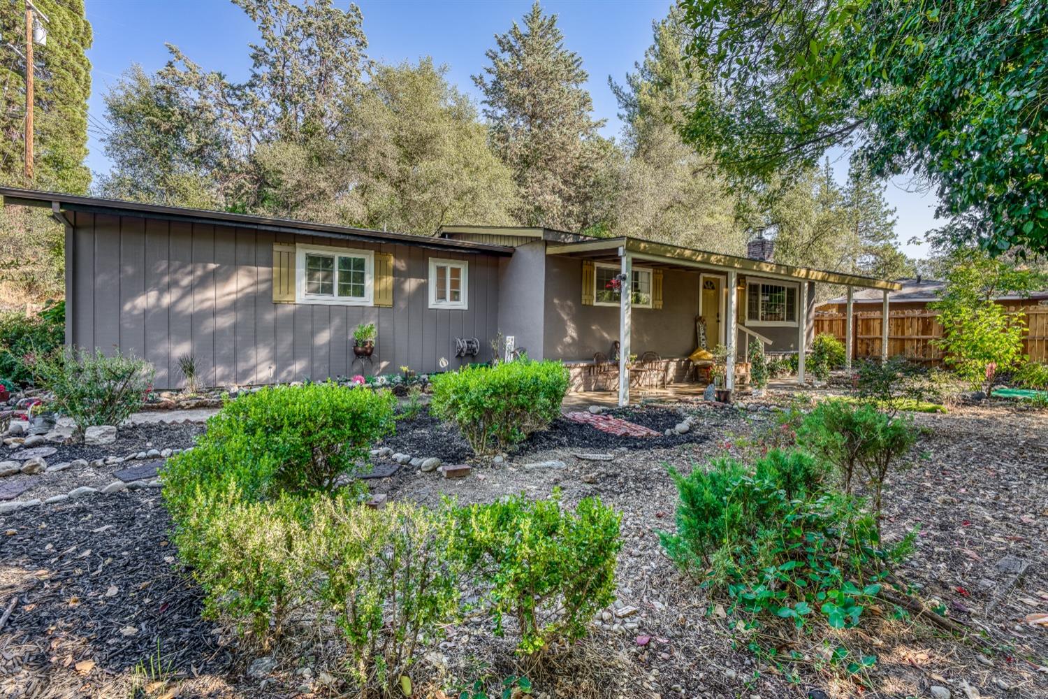 Detail Gallery Image 1 of 41 For 2809 Jaymar St, Placerville,  CA 95667 - 3 Beds | 2 Baths