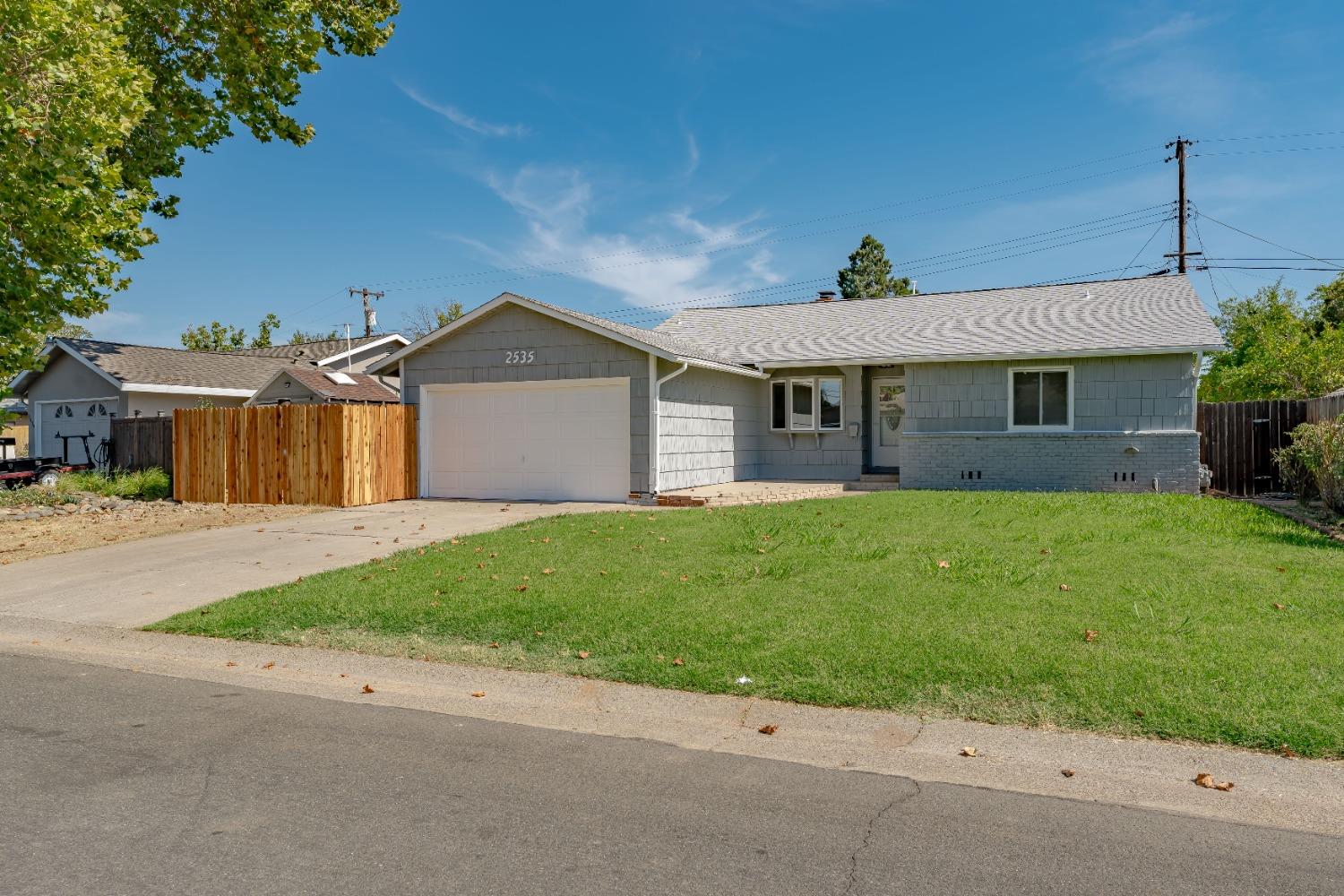 Detail Gallery Image 2 of 16 For 2535 Cabernet Way, Rancho Cordova,  CA 95670 - 3 Beds | 1 Baths