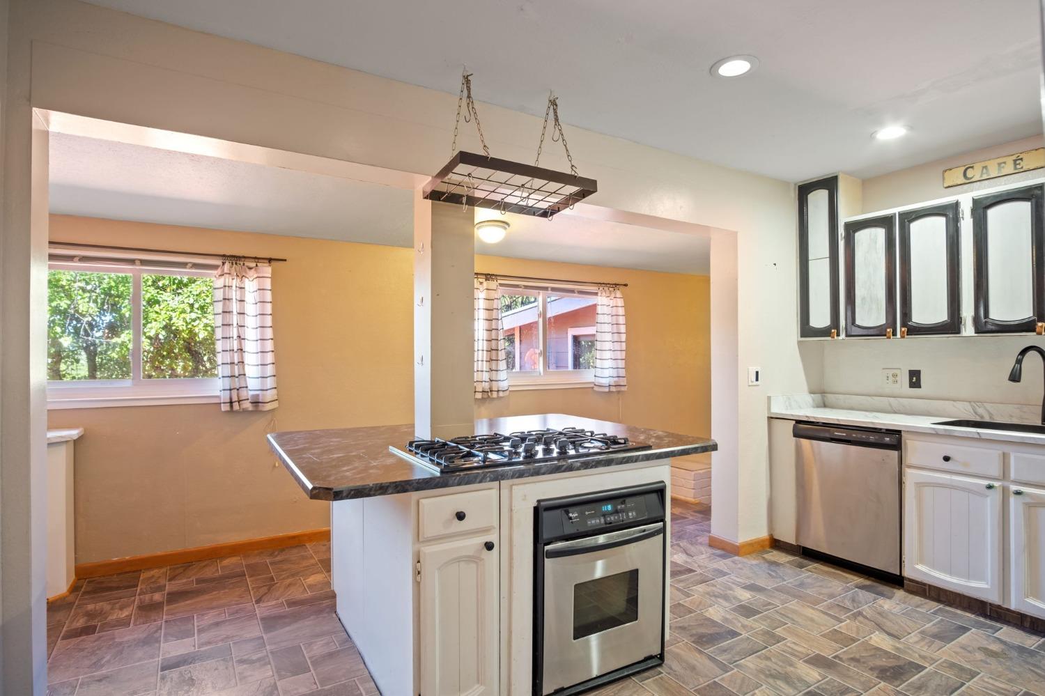 Detail Gallery Image 13 of 42 For 2838 Westview Dr, Camino,  CA 95709 - 3 Beds | 2 Baths