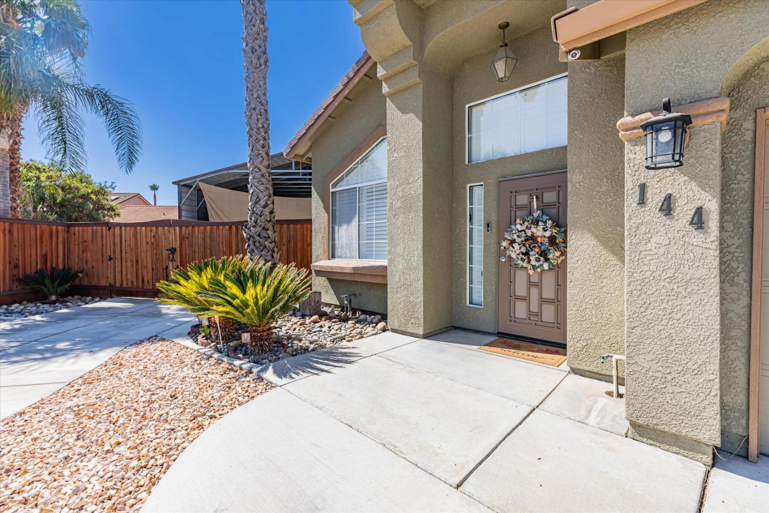 Detail Gallery Image 3 of 68 For 144 Blush Ct, Los Banos,  CA 93635 - 4 Beds | 2/1 Baths