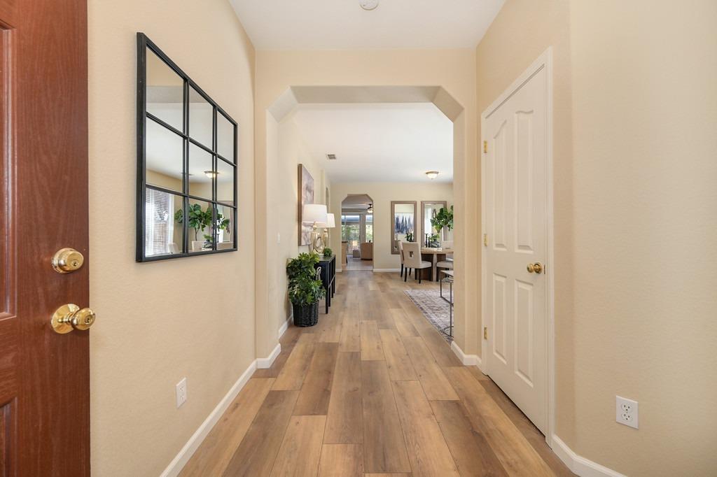 Detail Gallery Image 5 of 72 For 131 Rock House Cir, Sacramento,  CA 95835 - 2 Beds | 2 Baths