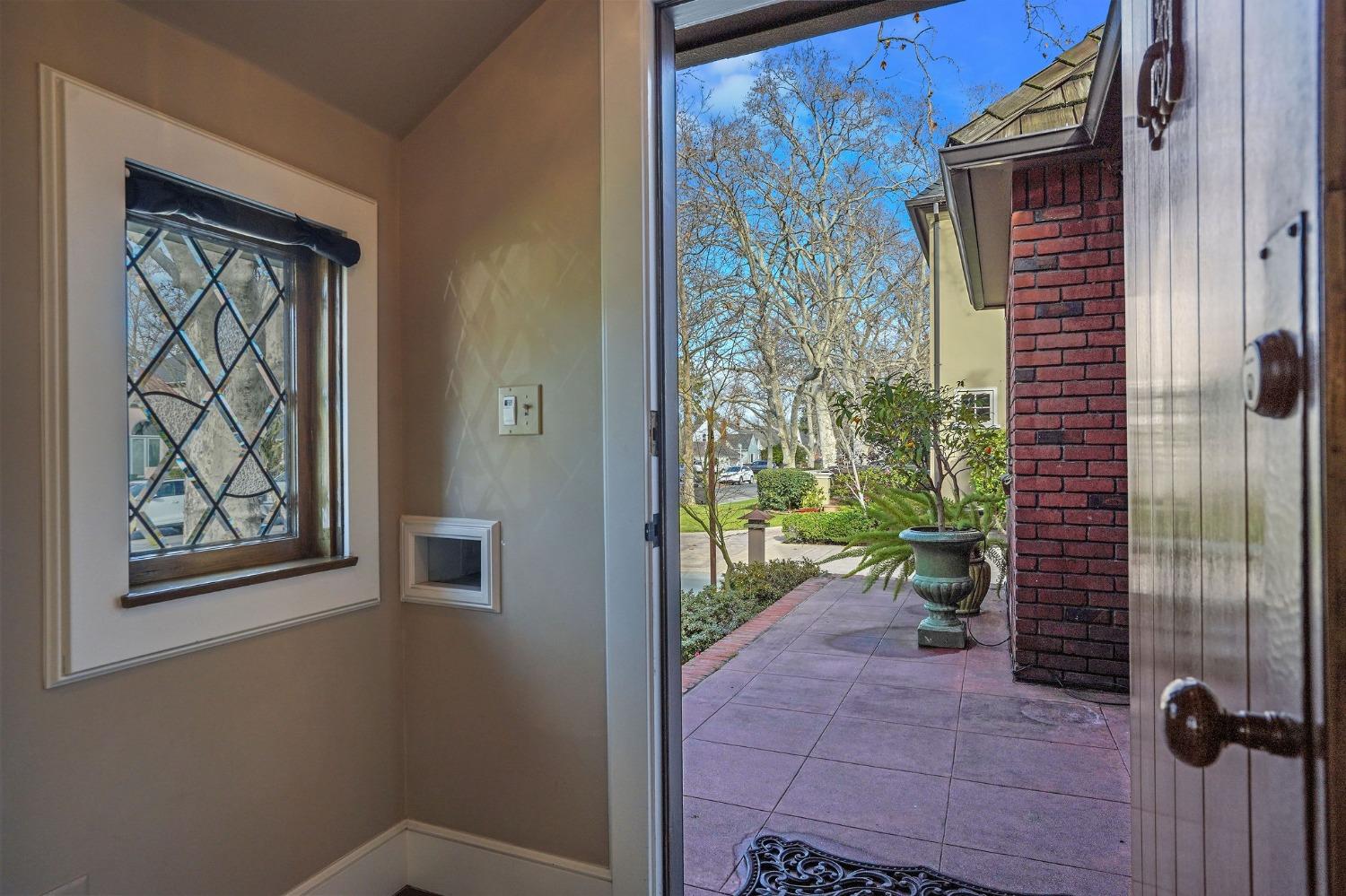 Detail Gallery Image 9 of 40 For 941 45th St, Sacramento,  CA 95819 - 2 Beds | 1 Baths