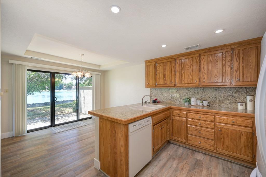 Detail Gallery Image 17 of 53 For 7018 Colina Ln, Rancho Murieta,  CA 95683 - 2 Beds | 2 Baths