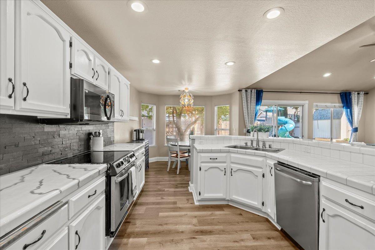 Detail Gallery Image 15 of 39 For 1647 Rebecca Dr, Yuba City,  CA 95993 - 4 Beds | 2 Baths