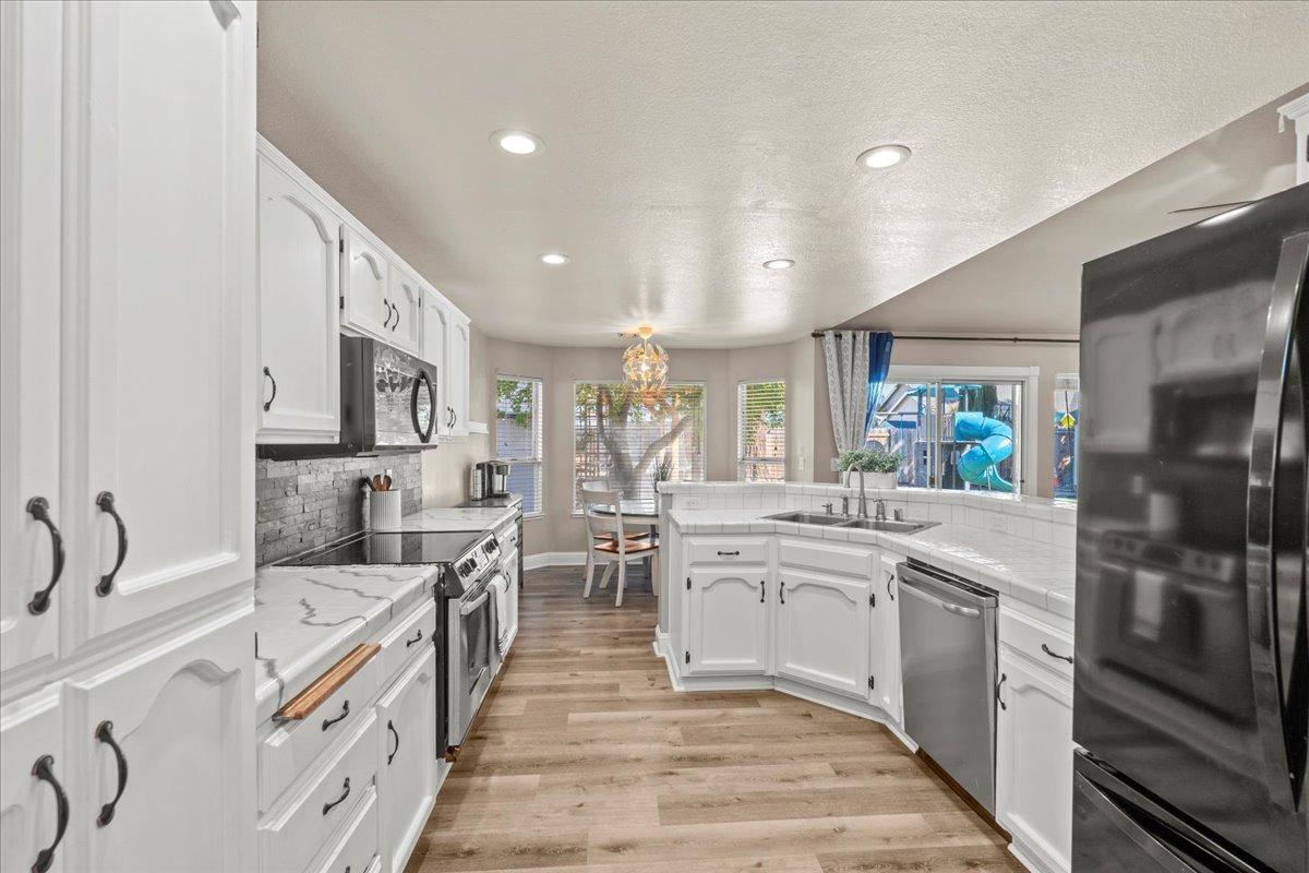 Detail Gallery Image 16 of 39 For 1647 Rebecca Dr, Yuba City,  CA 95993 - 4 Beds | 2 Baths